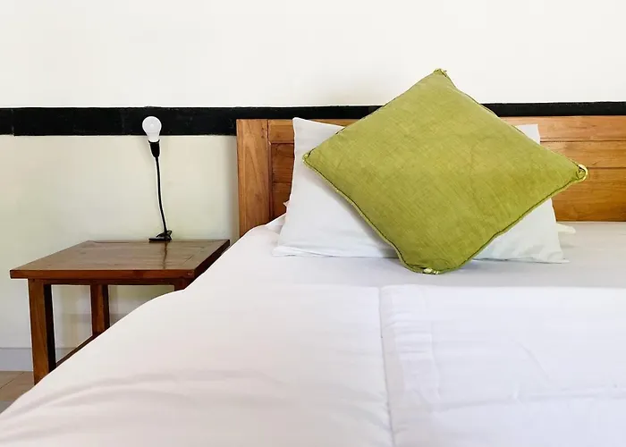 Agung Village 3*